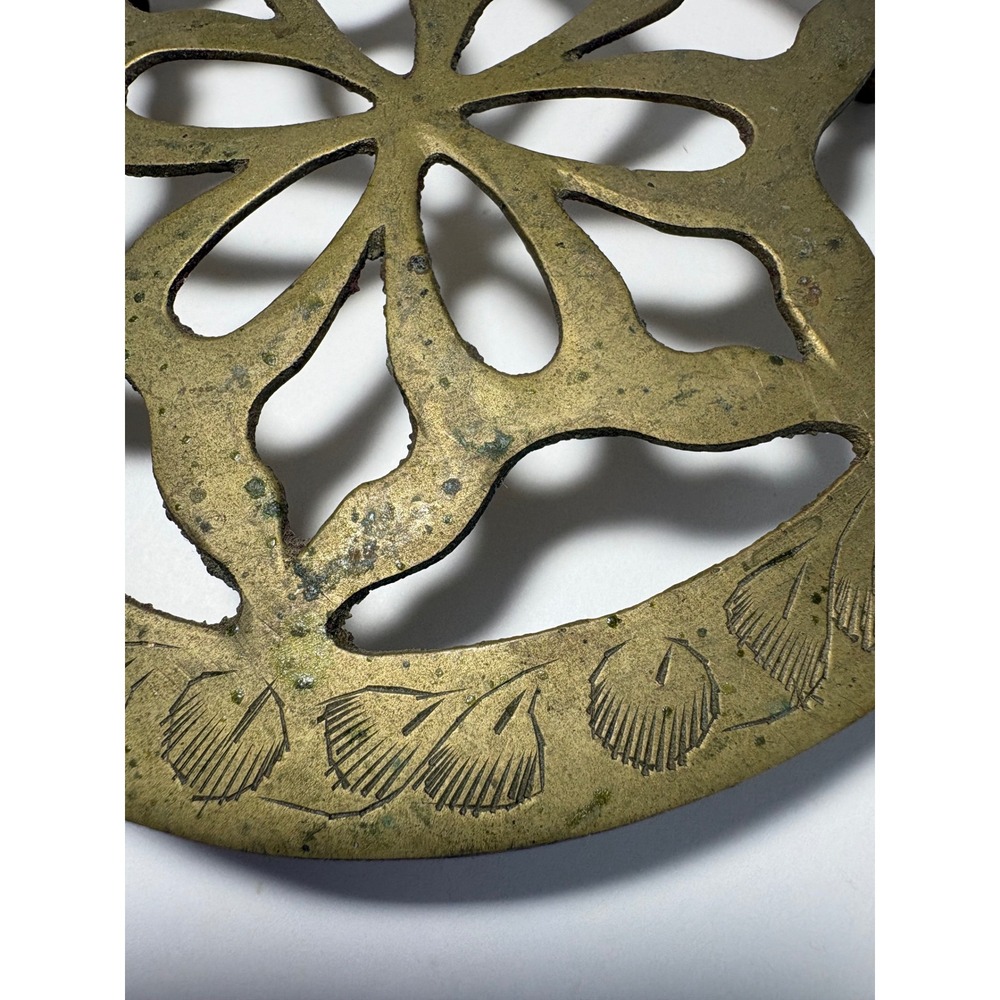 Vintage Solid Brass Round Floral Trivet Etched Leaf Three Footed - Picture 3 of 5